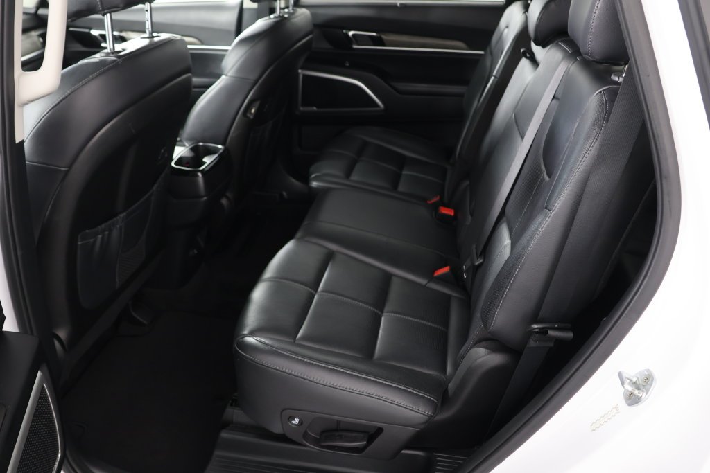 Used 2020 Snow White Pearl Kia EX image 22