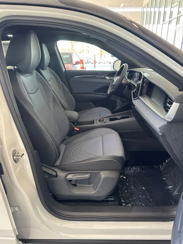 New 2026 Silver Volkswagen 2.0T SE R-Line Black image 8