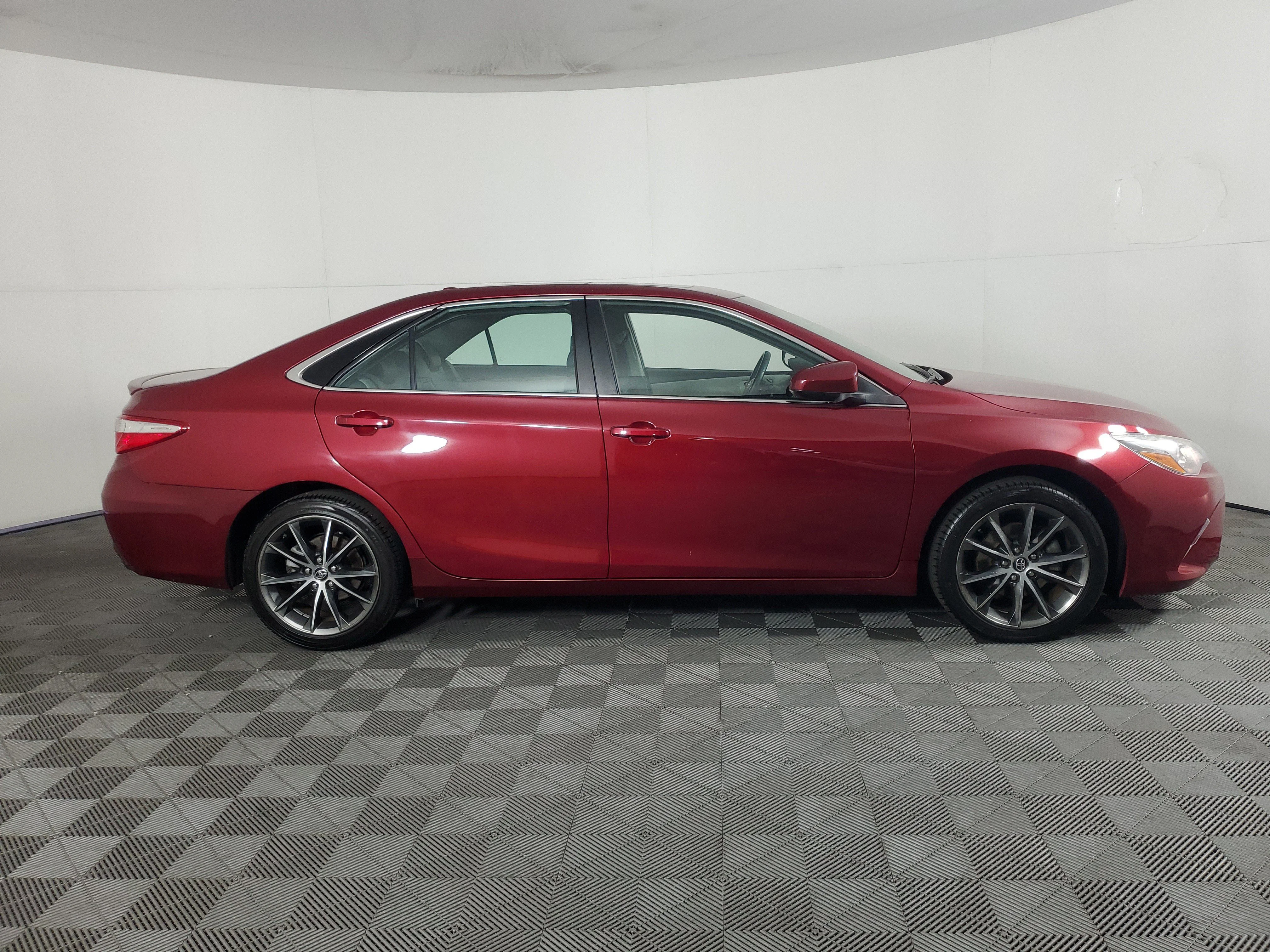 Used 2017 Ruby Flare Pearl Toyota XSE image 3