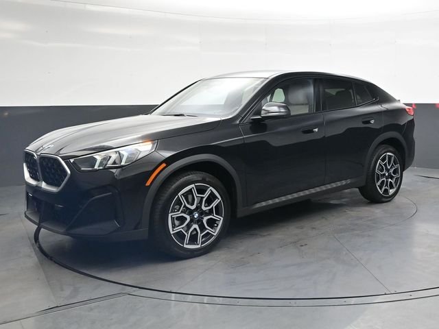 Used 2025 Black BMW xDrive28i image 10