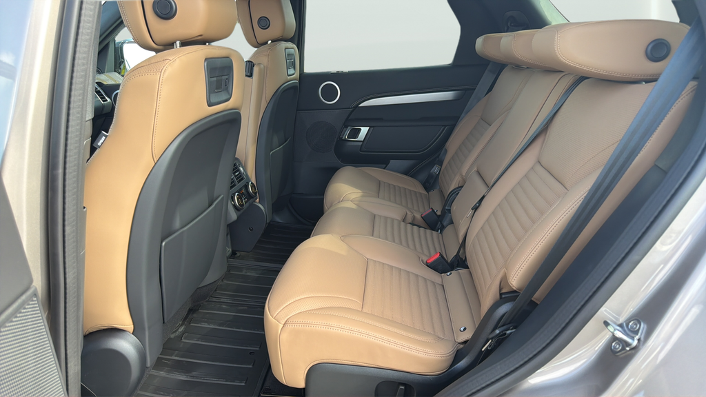 New 2026 Lantau Bronze Land Rover Dynamic SE image 18