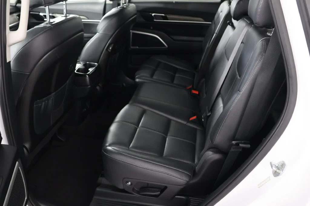 Used 2020 Snow White Pearl Kia EX image 22