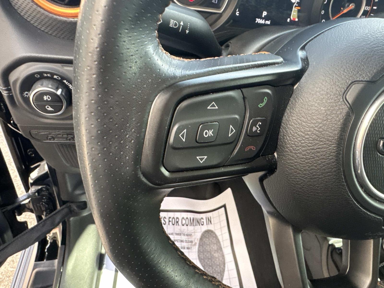 Used 2024 Black Clearcoat Jeep Mojave image 22