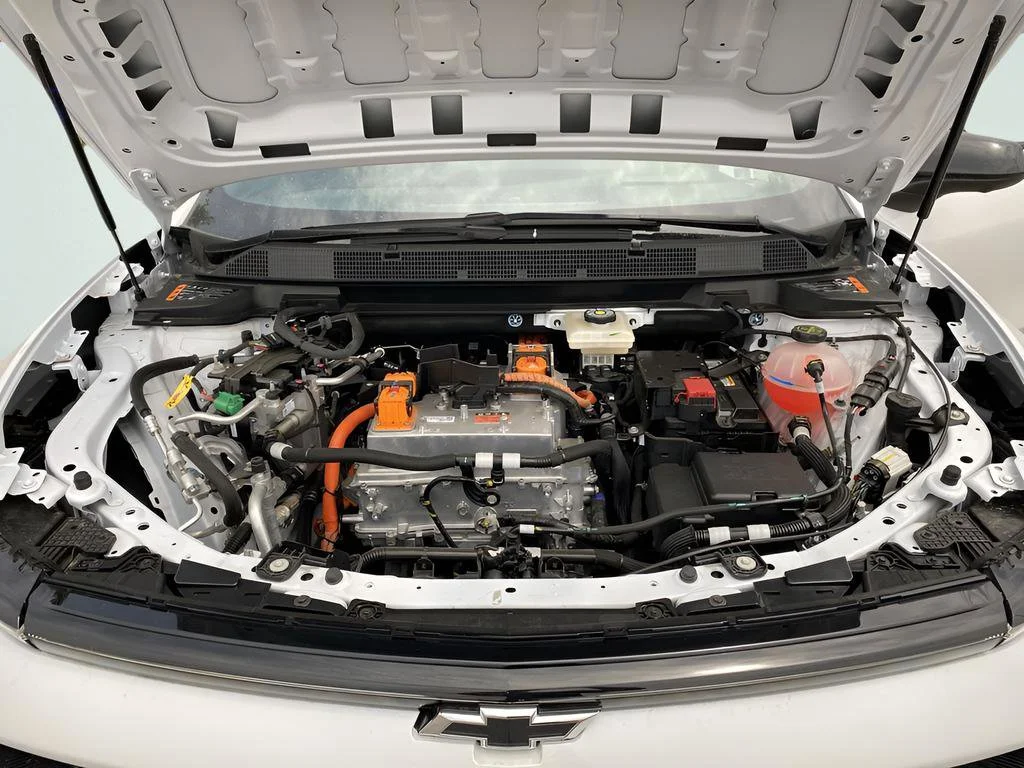 2025 Chevrolet Equinox EV RS - Photo 28
