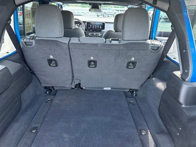 Used 2024  Jeep Sport S image 18