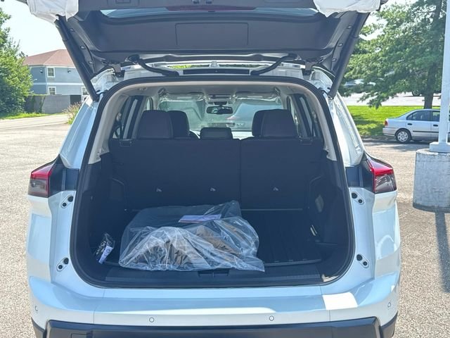 New 2026 Everest White Pearl TriCoat Nissan Rock Creek® image 13