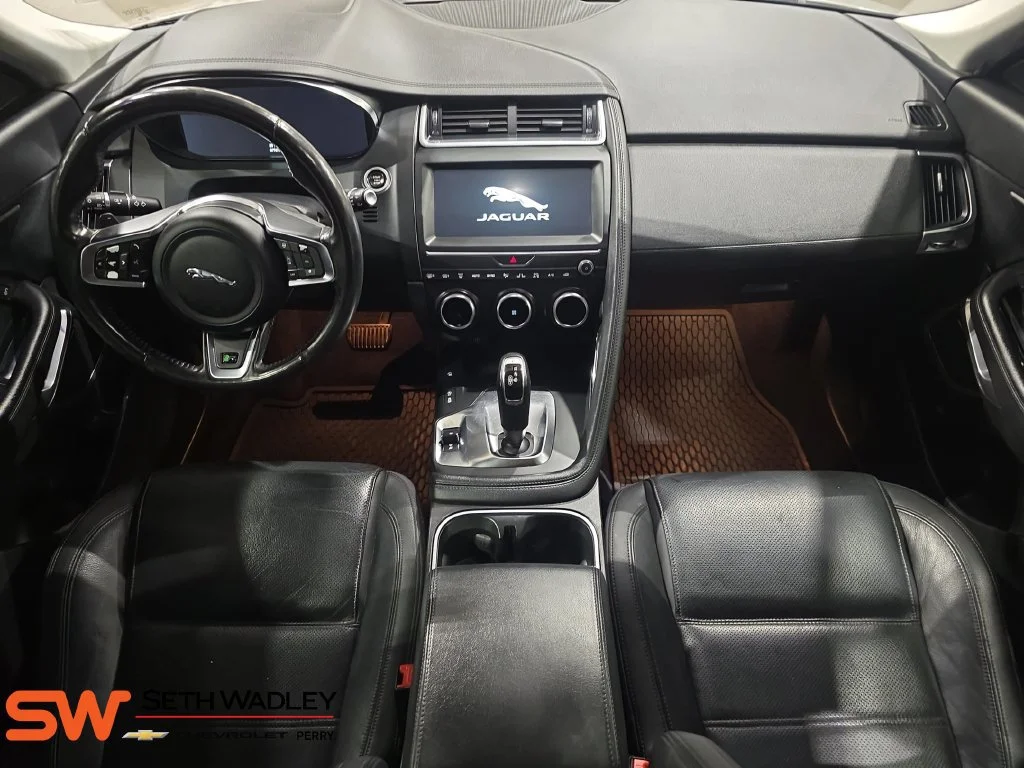 Used 2020 Silver Jaguar SE image 9