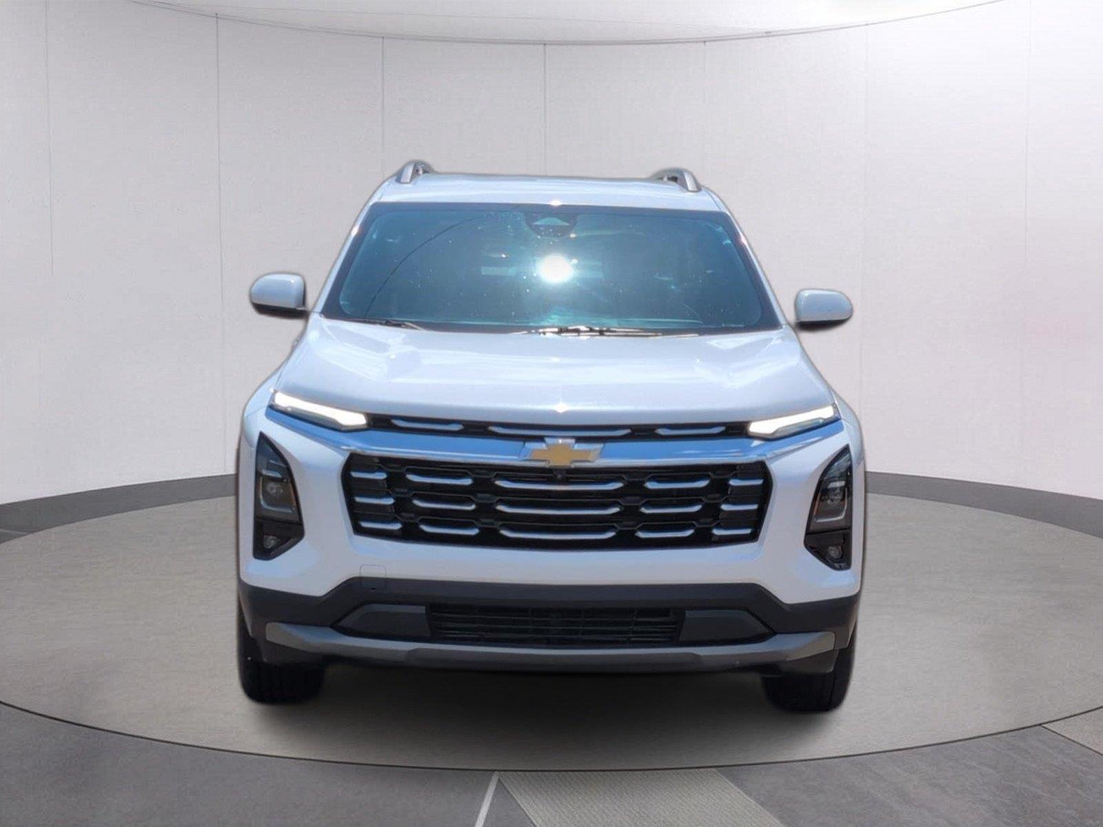 Used 2025 Summit White Chevrolet LT image 9