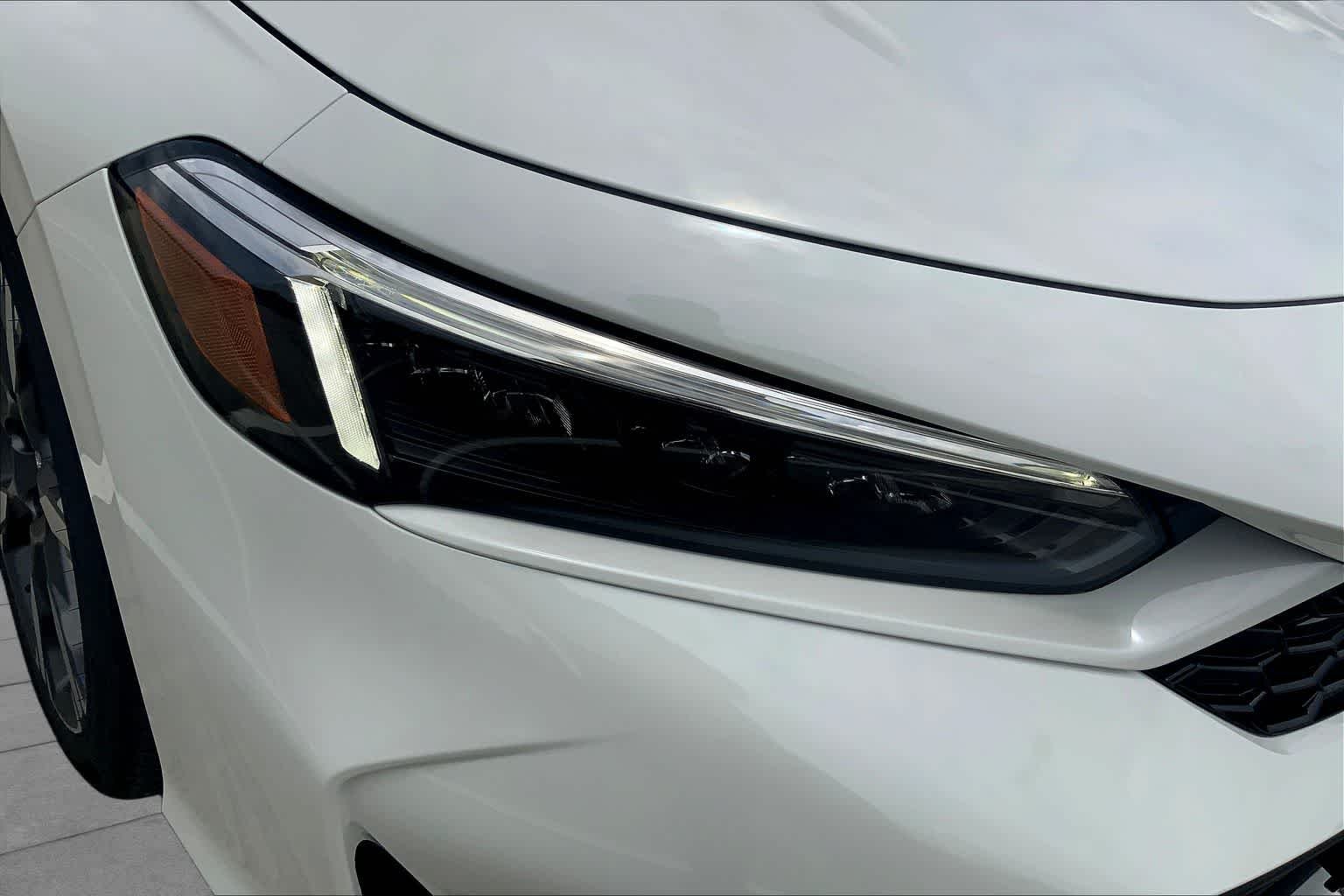 New 2026 Platinum White Pearl Honda 2WD Sport Touring Hybrid image 13