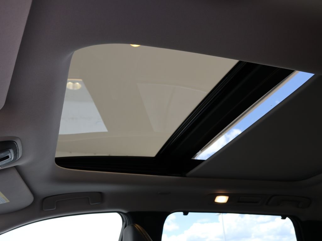 Used 2025 Silver INFINITI Sensory image 25