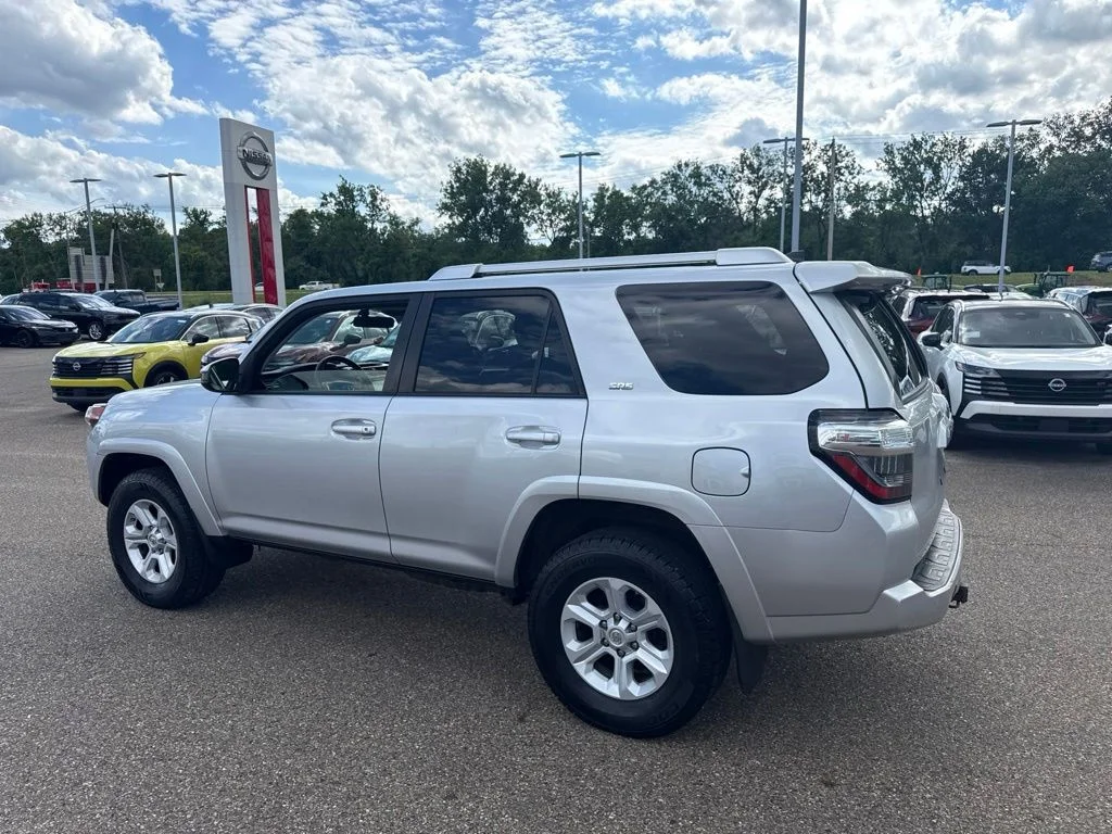 Used 2016 Silver Toyota SR5 image 6