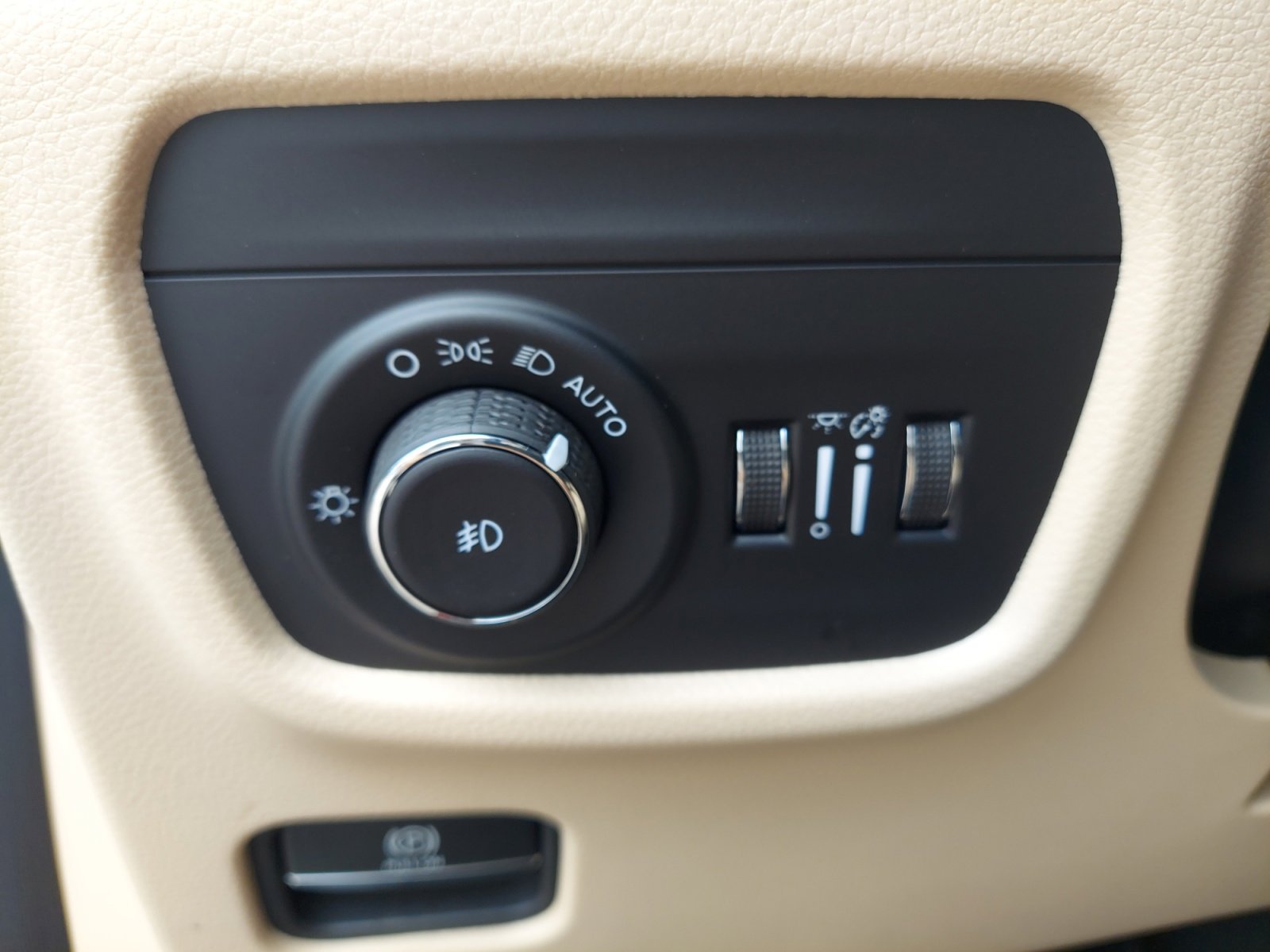 New 2026 Velvet Red Pearlcoat Jeep Limited image 28
