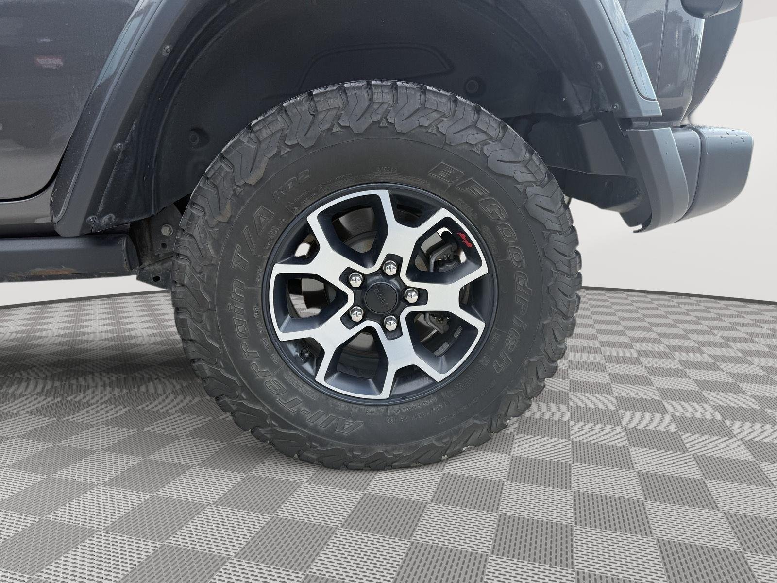 Used 2019 Granite Crystal Metallic Clearcoat Jeep Rubicon image 21
