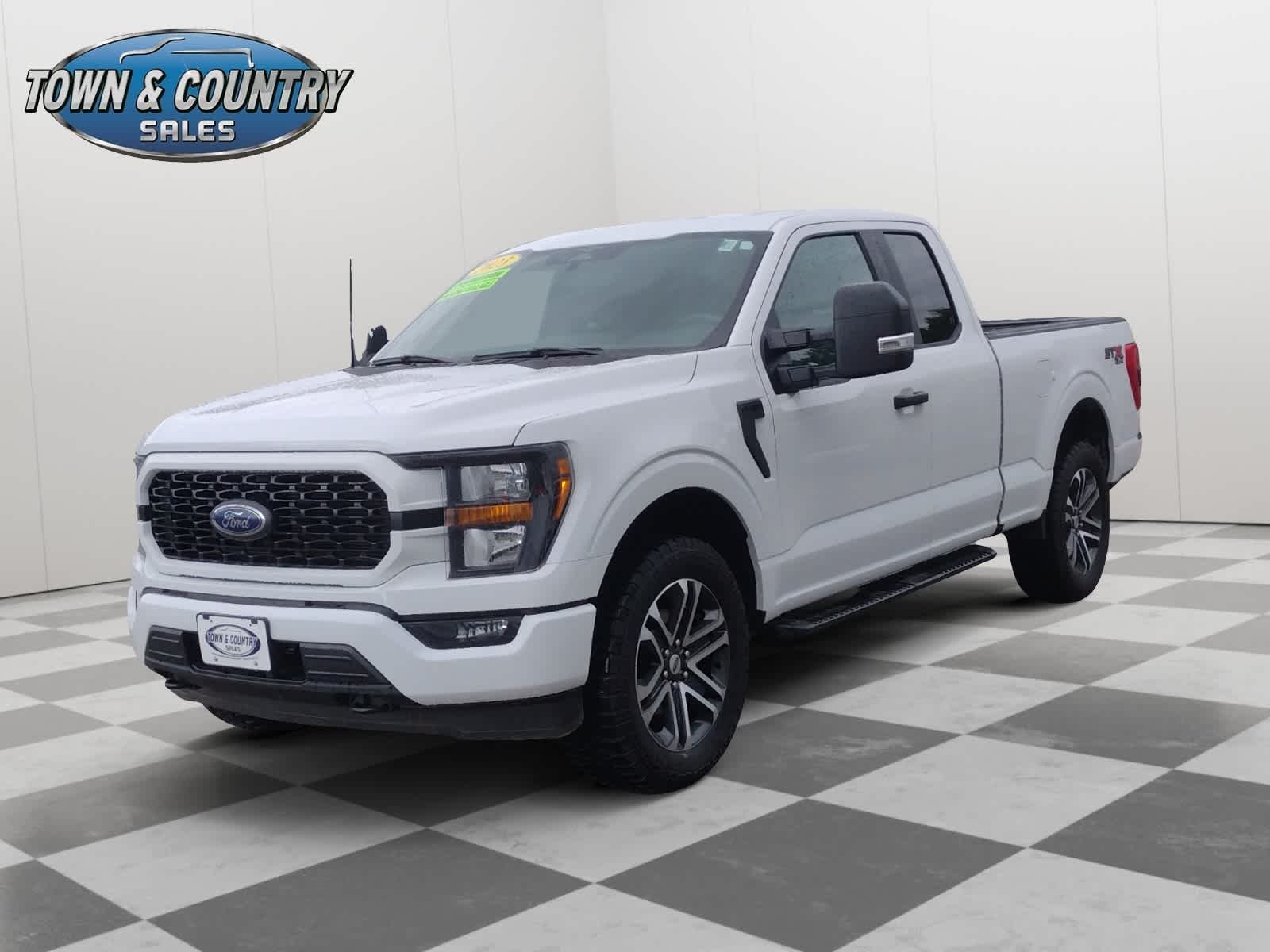 Used 2023 Oxford White Ford XL image 3