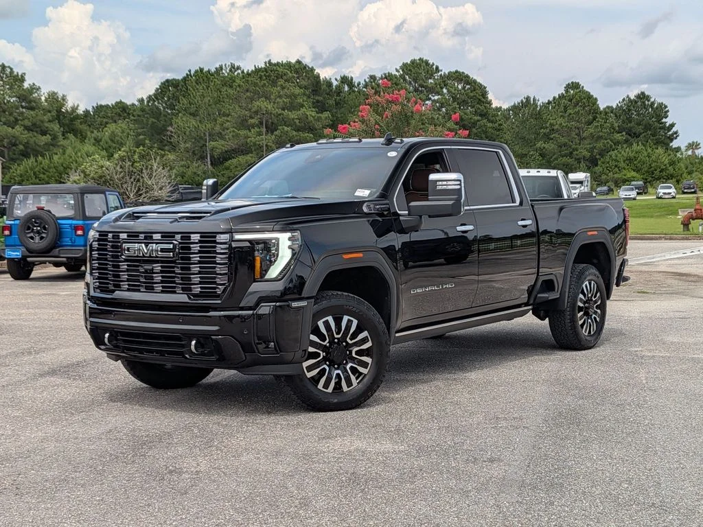 Used 2025 Black GMC Denali Ultimate image 1