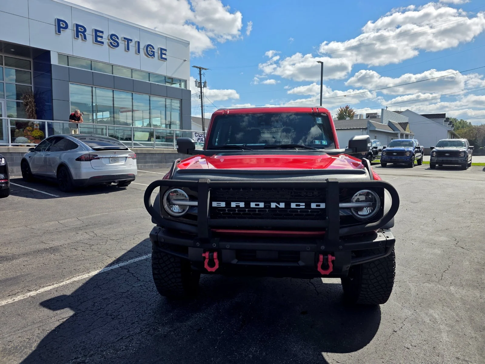 Used 2023 Hot Pepper Red Metallic Tinted Clearcoat Ford Wildtrak image 15