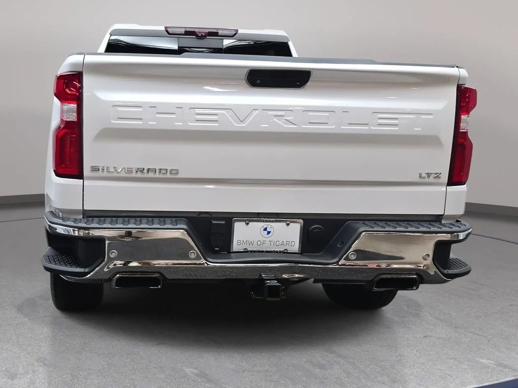 Used 2020 Iridescent Pearl Tricoat Chevrolet LTZ image 7