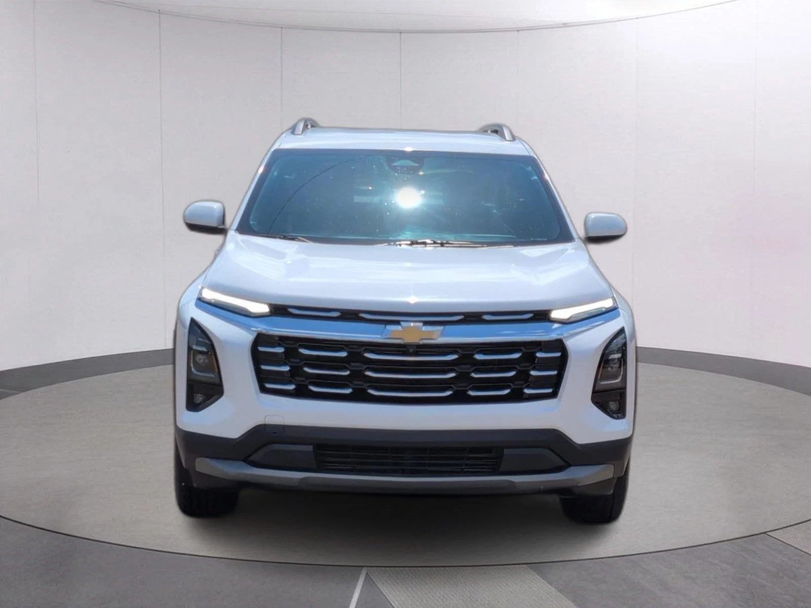 Used 2025 Summit White Chevrolet LT image 9