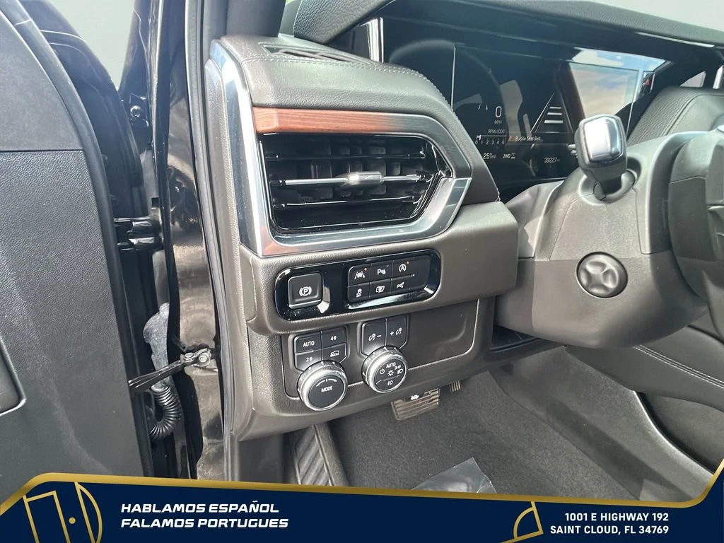 Certified Used 2025 Onyx Black GMC Denali image 17