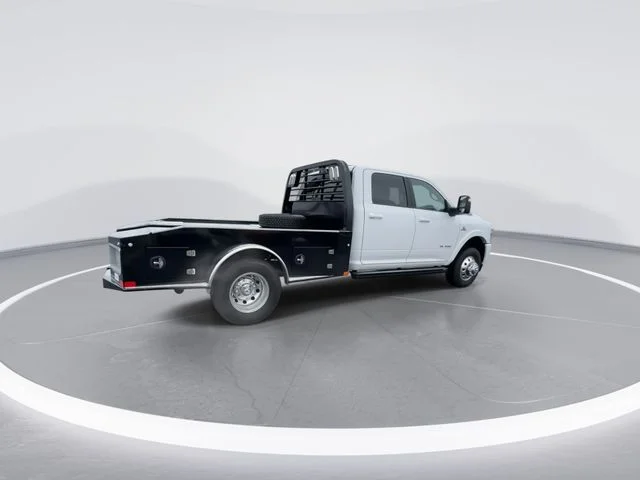 Used 2025 White Ram Laramie image 2