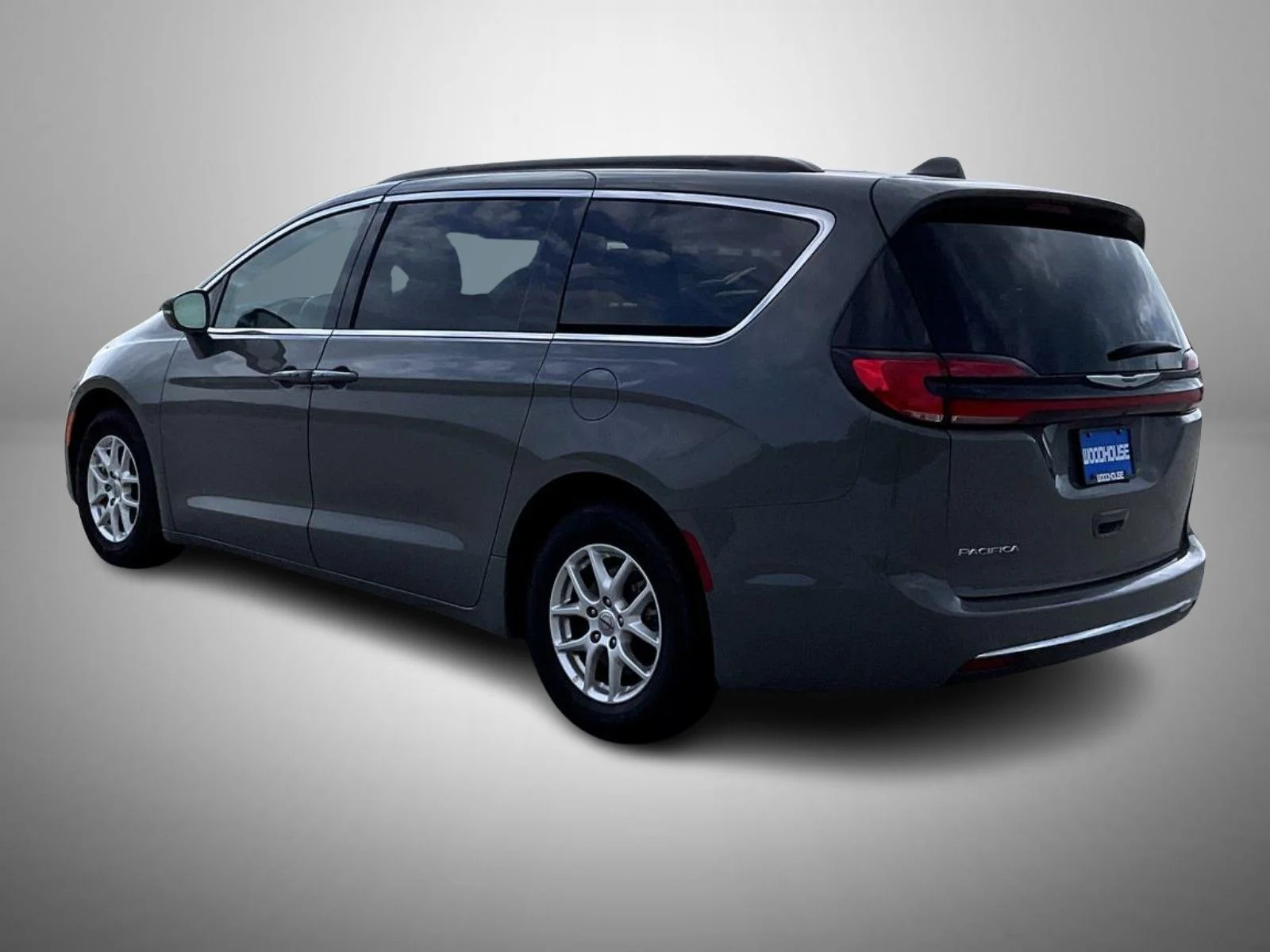 Used 2022 White Chrysler Touring L image 7