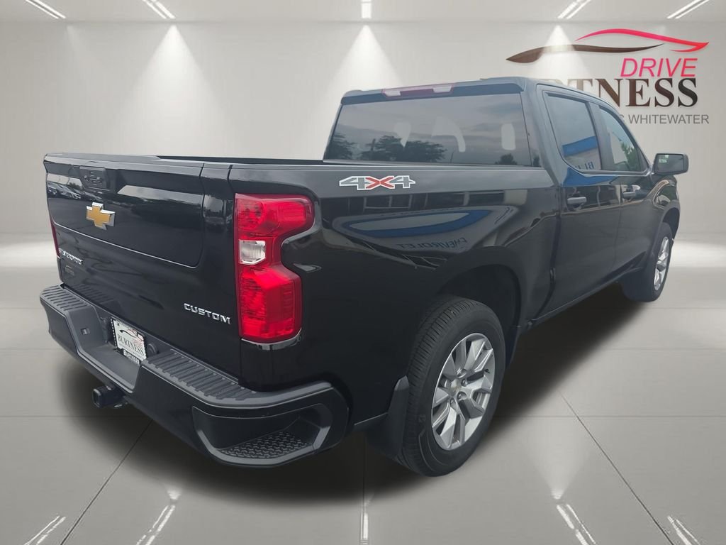 Used 2023 Black Chevrolet Custom image 8