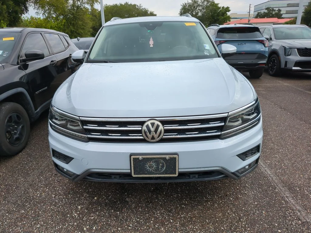 Used 2018 White Volkswagen 2.0T SEL Premium image 2