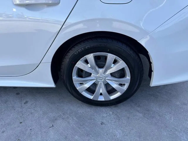 Used 2023 White Honda LX image 5