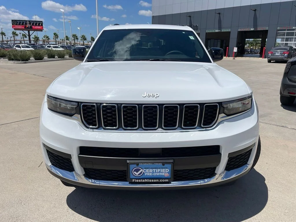 Used 2024 White Jeep Laredo image 2