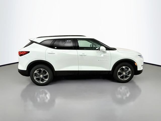 New 2026 Summit White Chevrolet 2LT image 10