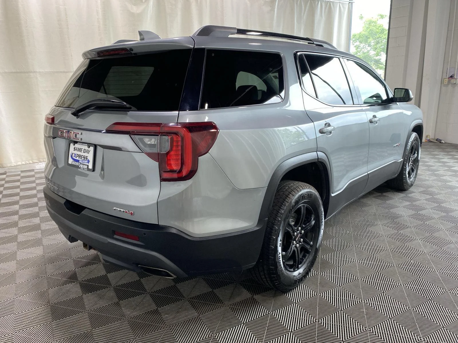 Used 2023 Sterling Metallic GMC AT4 image 9