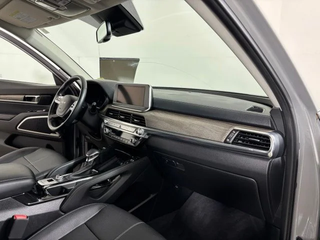 Used 2022 Gray Kia EX image 23