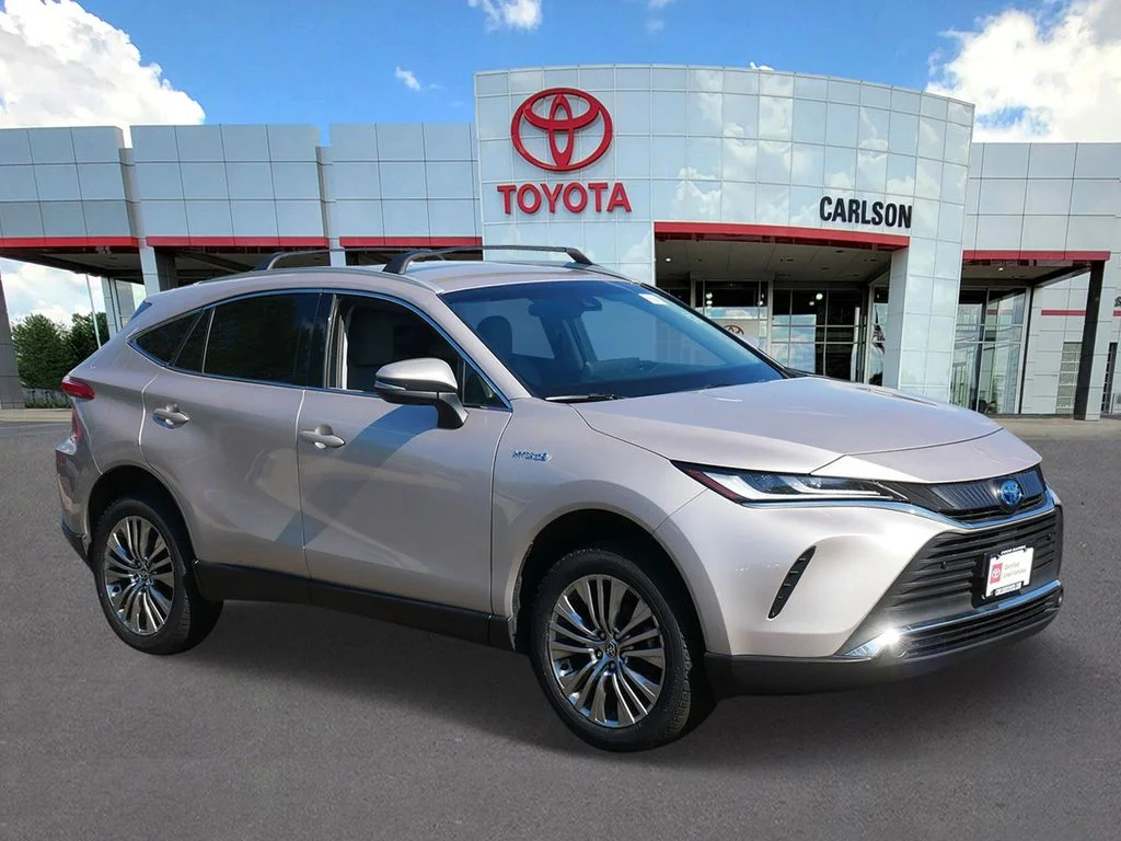 Certified 2021 Toyota Venza XLE with VIN JTEAAAAH6MJ082226 for sale in Minneapolis, Minnesota