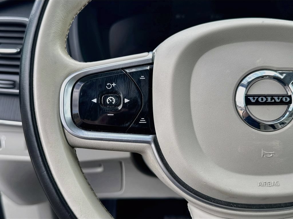 Used 2020 Black Volvo Momentum image 12