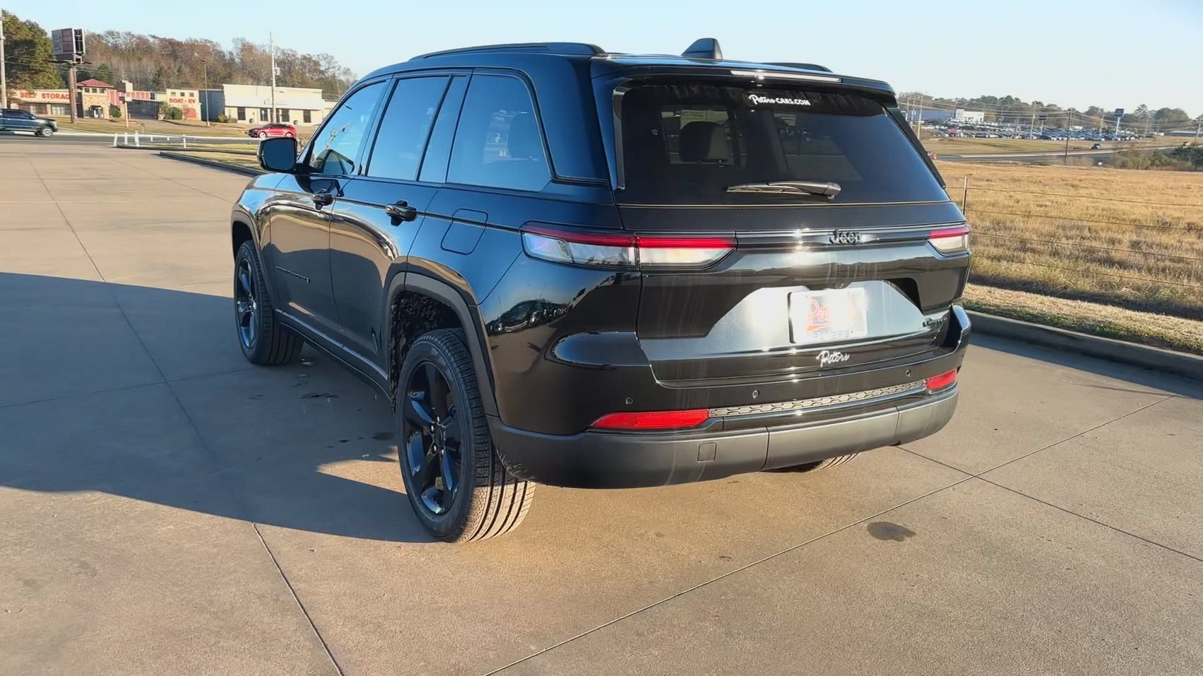 New 2025 Diamond Black Crystal Pearlcoat Jeep Limited image 7