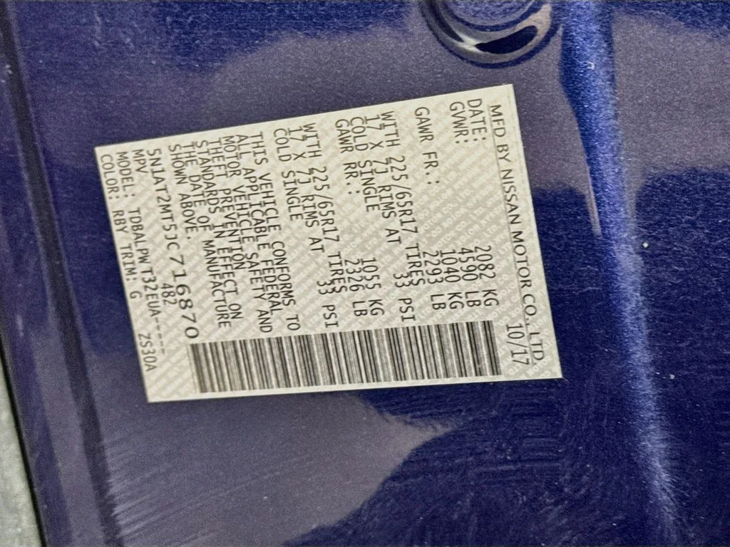 Used 2018 Blue Nissan S image 39