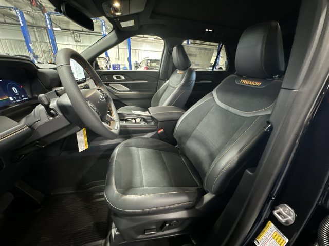 New 2027 Agate Black Metallic Ford Tremor® image 17