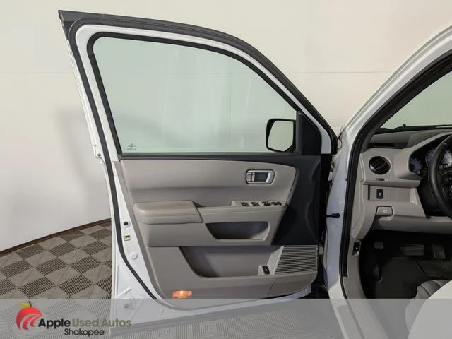 Used 2015 White Honda EX-L image 11