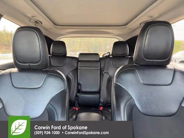 Used 2019 Granite Crystal Clearcoat Metallic Jeep Latitude Plus image 35