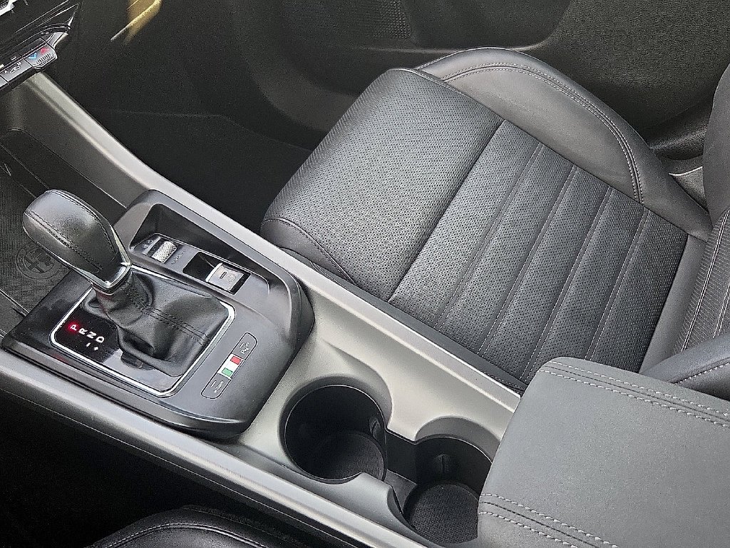 Used 2024 Silver Alfa Romeo Ti image 25