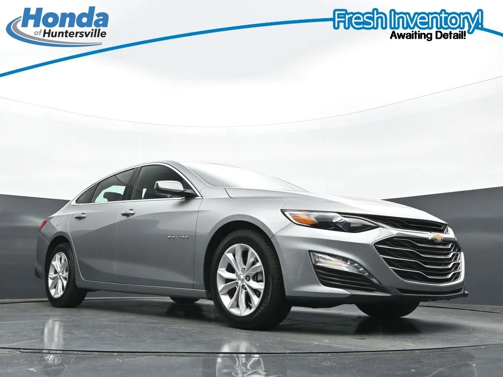 Used 2025 Sterling Gray Metallic Chevrolet LT image 27
