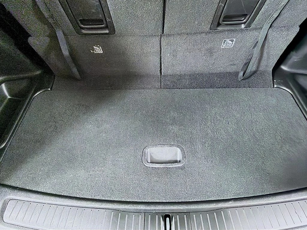 Used 2024 Metallic Jeep Limited image 18