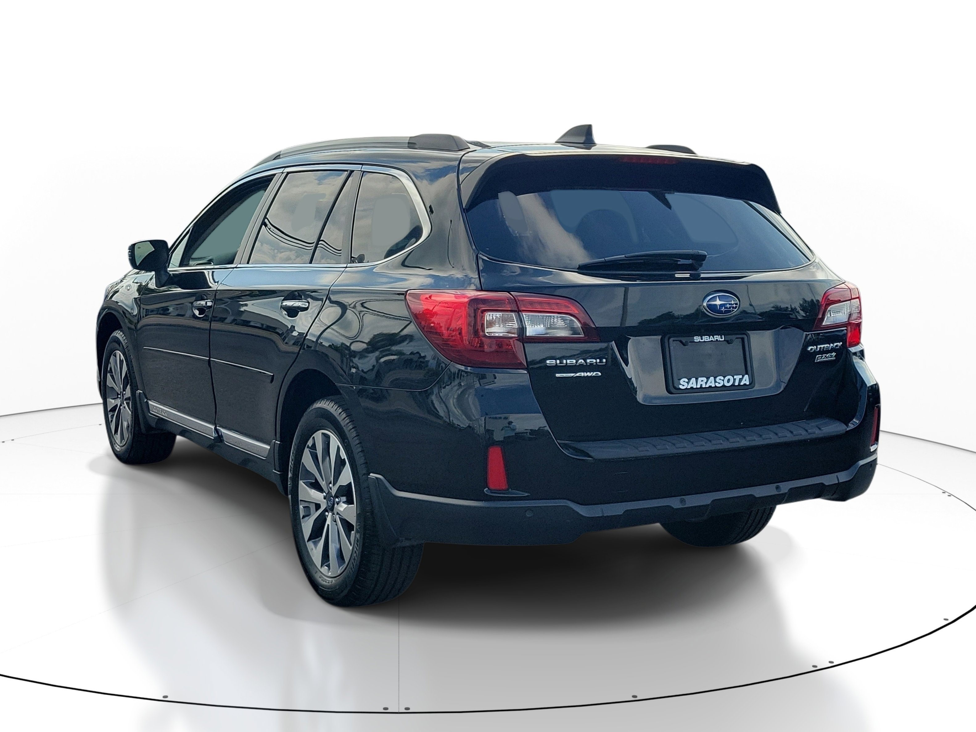 Used 2017 Crystal Black Silica Subaru Touring image 4