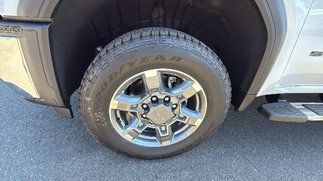 2026 GMC Sierra 2500HD SLT - Photo 9