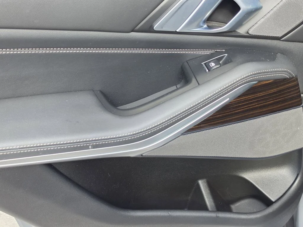 Used 2024 Gray BMW sDrive40i image 9