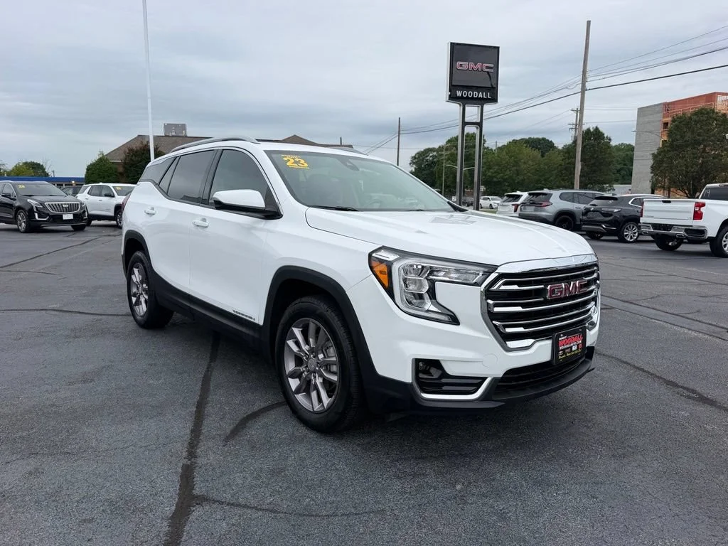 Used 2023 Summit White GMC SLT image 1