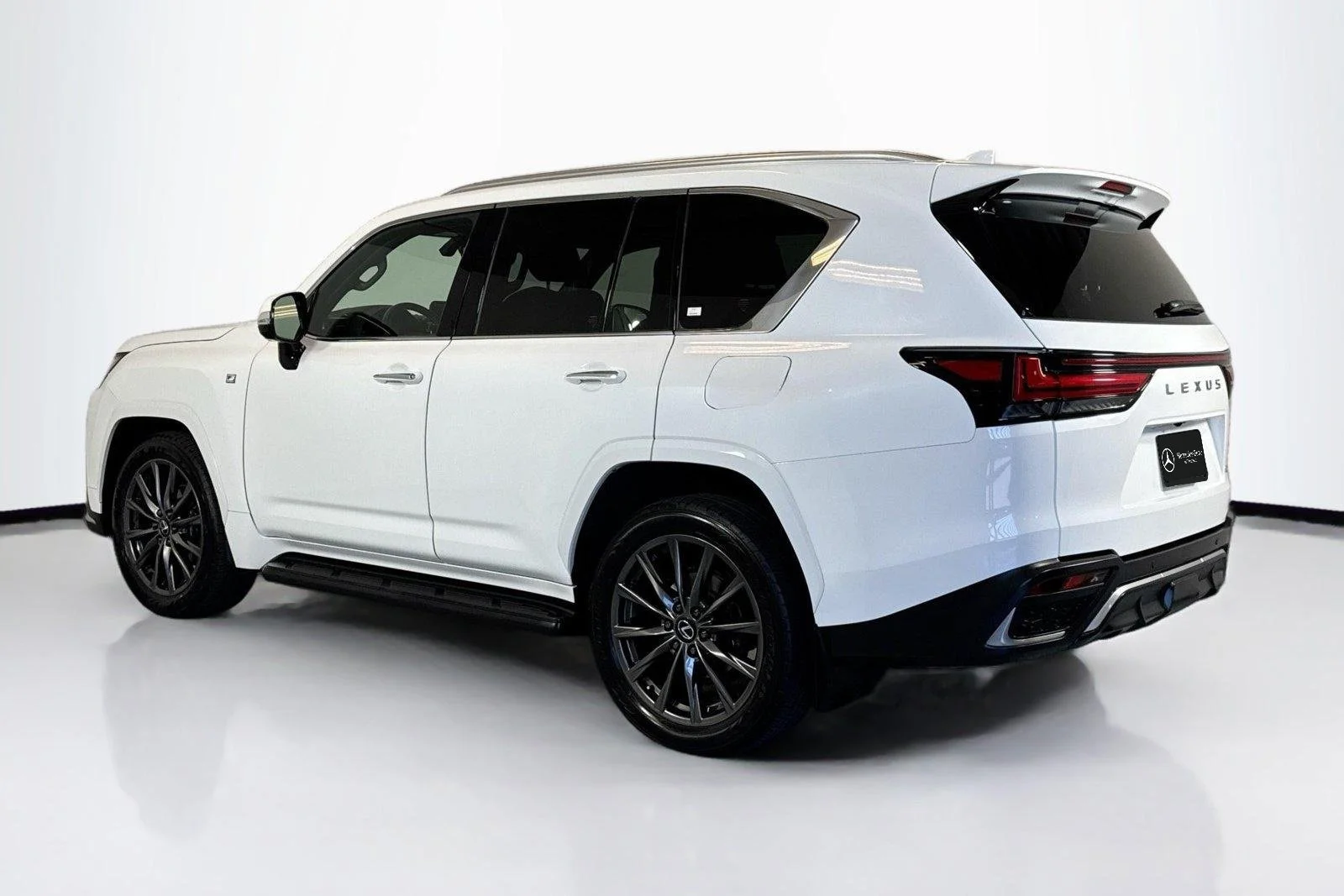 Used 2024 White Lexus LX 600 F SPORT image 7
