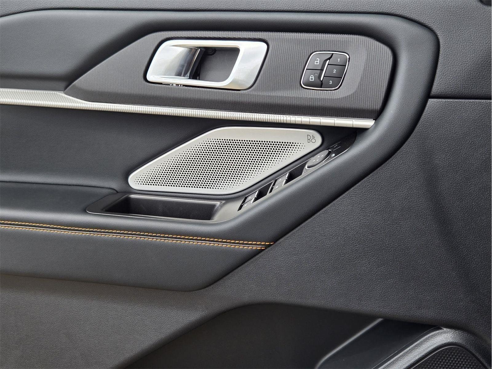 New 2026 Agate Black Metallic Ford Tremor® image 15