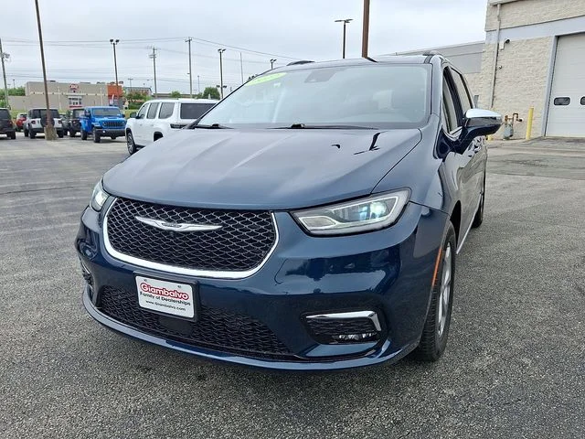 Used 2022 Blue Chrysler Limited image 4
