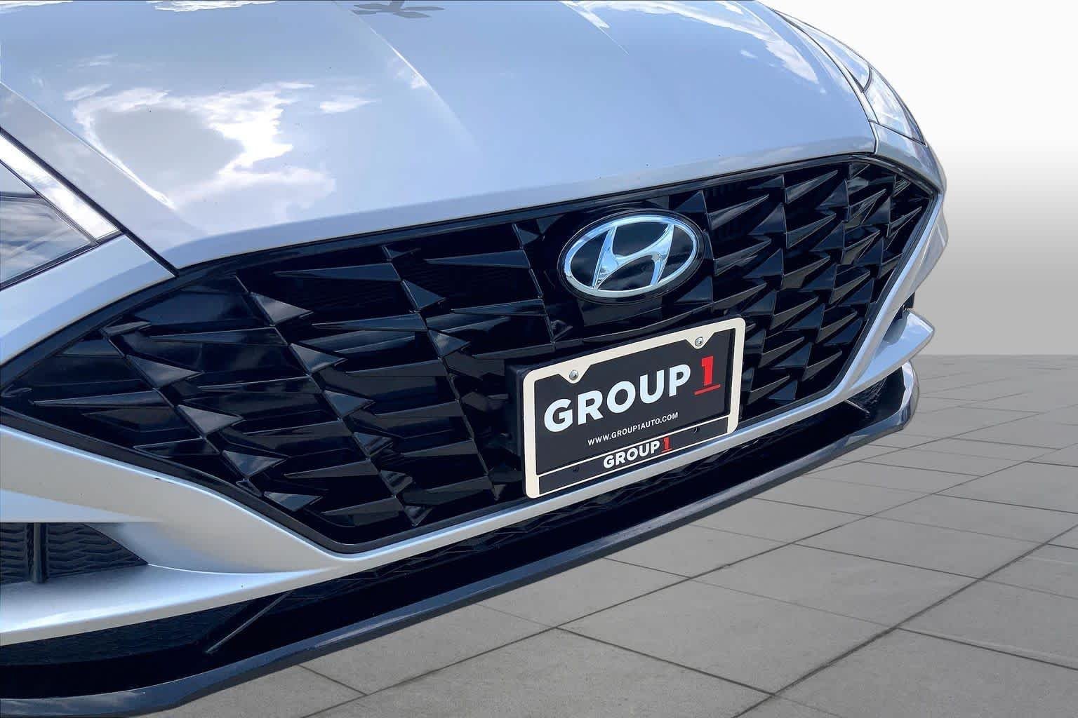 Used 2020 Shimmering Silver Pearl Hyundai SEL Plus image 29
